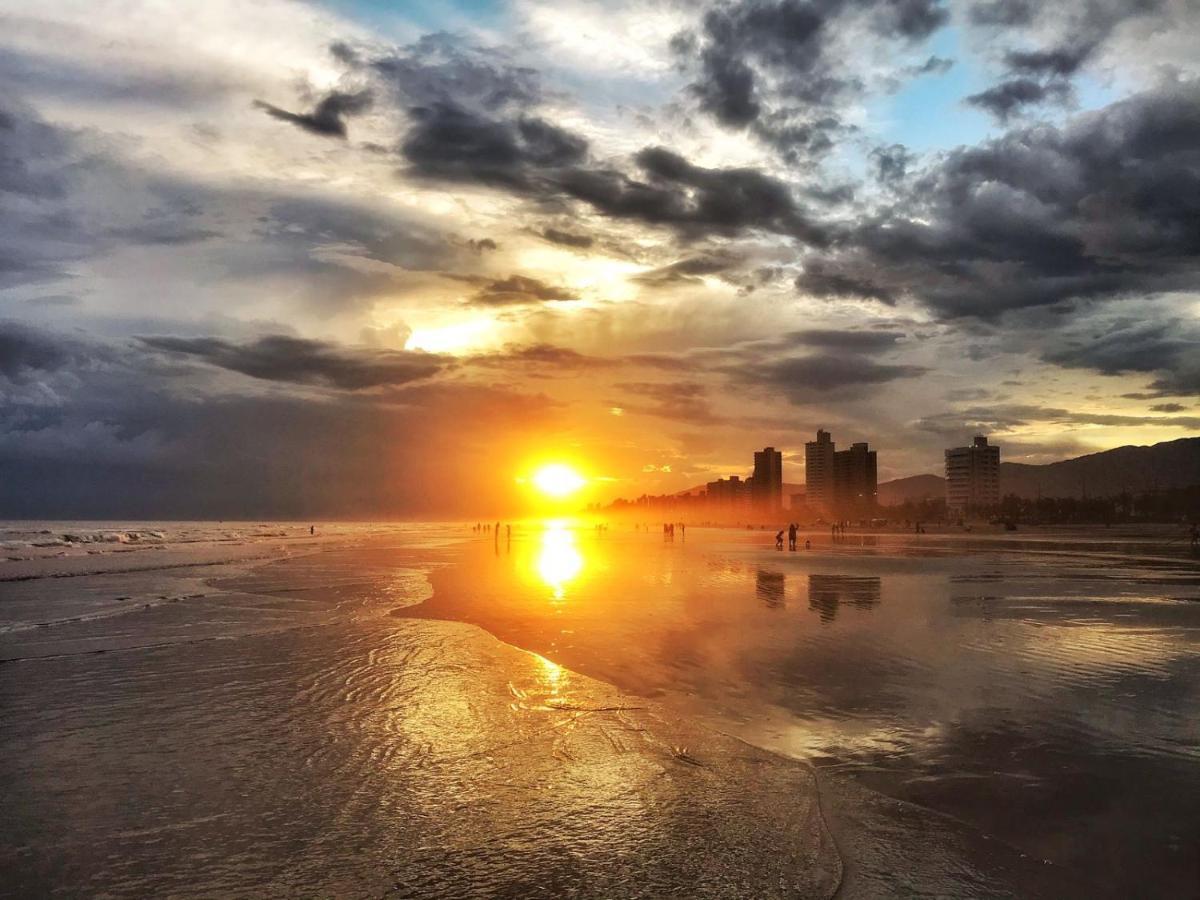 Lindo Alugar Na Grande Pe Na Areia Frente Ao Mar * Praia Grande (Santos)