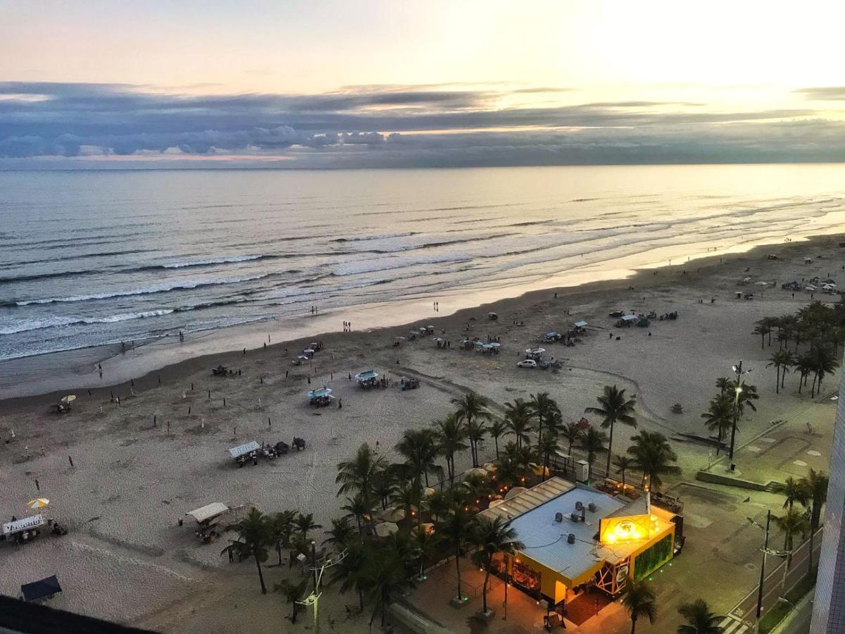 Lindo Alugar Na Grande Pe Na Areia Frente Ao Mar * Praia Grande (Santos)